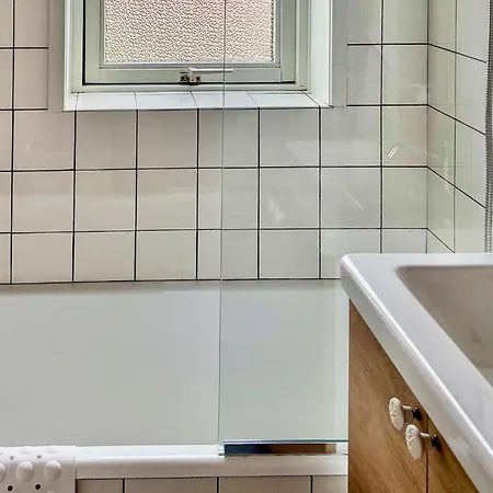 3 Bedroom Lovely In * Strandby