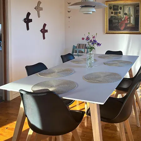 Prázdninový dům 3 Bedroom Lovely In *