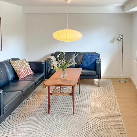 Дом отдыха 3 Bedroom Lovely In