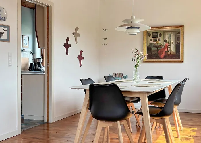 3 Bedroom Lovely In Hébergement de vacances *