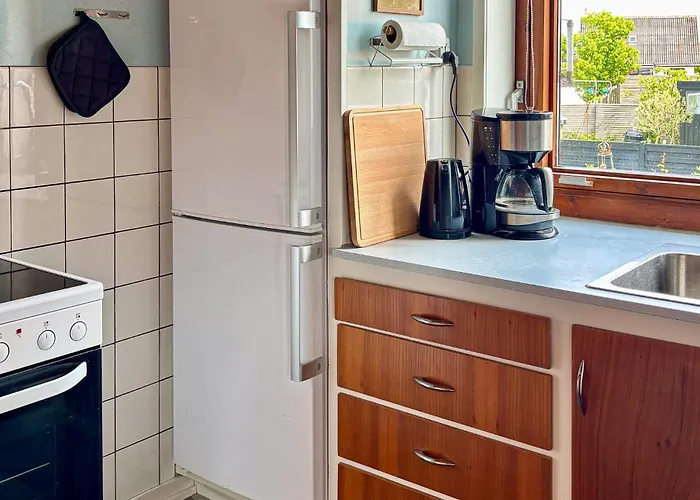 3 Bedroom Lovely In * Strandby